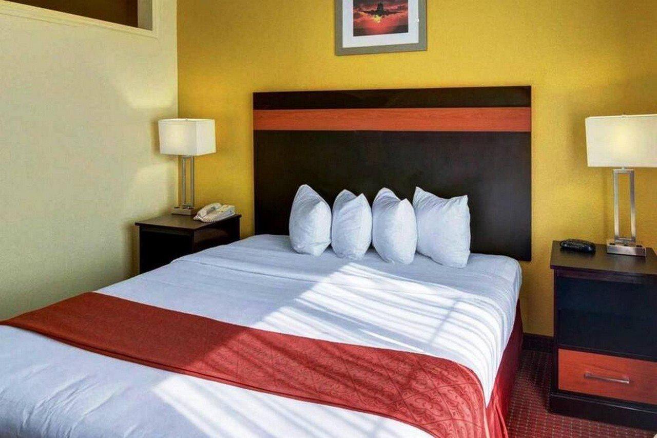 Springwood Suites Houston Iah - Beltway 8 Экстерьер фото
